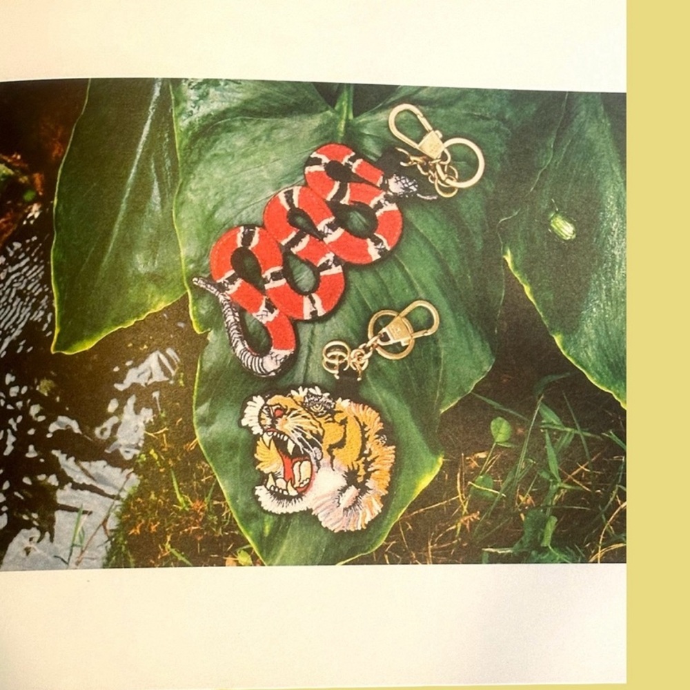 Gucci 2016 Gift Catalog / Coffee Table Book with price list. MINT Condit… - Picture 5 of 6